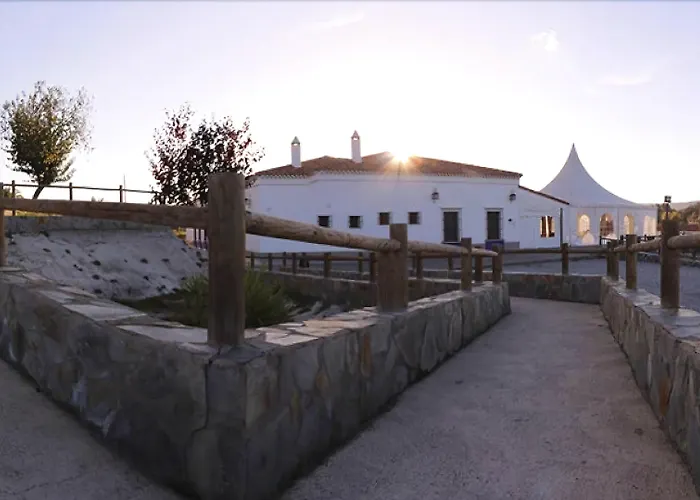 Отель Rural Arroyo La Plata By Bossh Херес-де-лос-Кабальерос